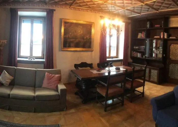 Apartament In Einer Durch Jahrhunderte *